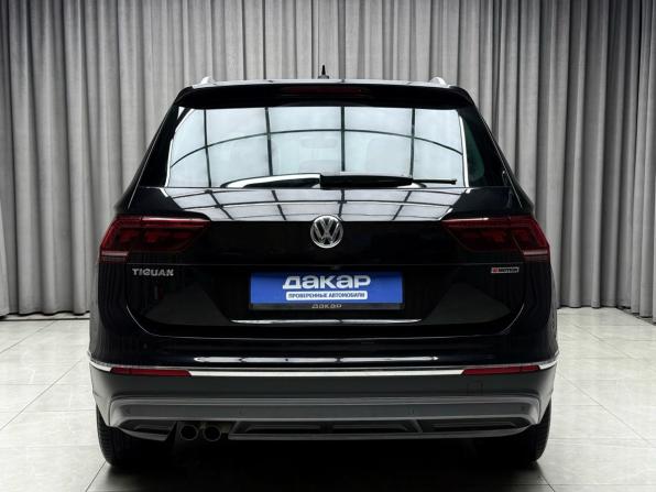 Volkswagen Tiguan II с пробегом 2018 года, цена 2 649 000 рублей, 168973 км, внедорожник, Автокод Объявления