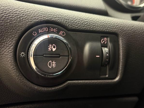 Opel Astra J с пробегом 2011 года, цена 699 000 рублей, 108931 км, хэтчбек, Автокод Объявления