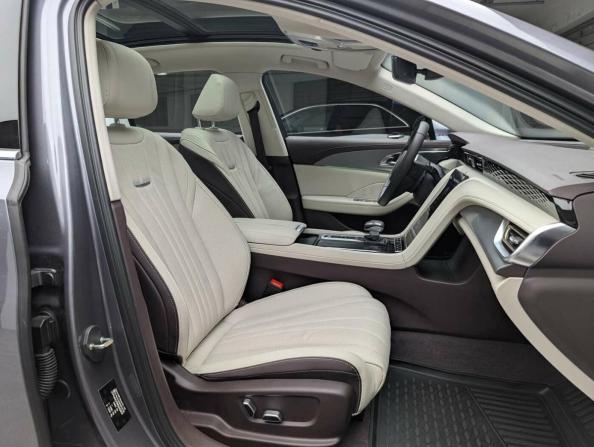 Hongqi H5 II с пробегом 2024 года, цена 3 550 000 рублей, 12080 км, седан, Автокод Объявления
