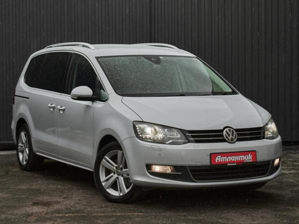 Volkswagen Sharan II Рестайлинг с пробегом 2017 года, цена 1 695 000 рублей, 200638 км, минивэн, Автокод Объявления