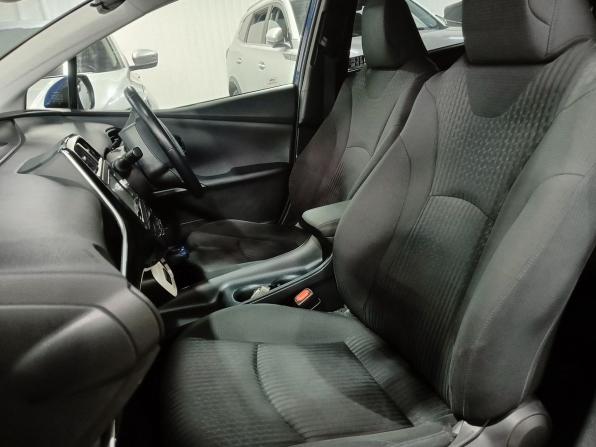 Toyota Prius IV (XW50) с пробегом 2018 года, цена 1 345 000 рублей, 265393 км, лифтбек, Автокод Объявления