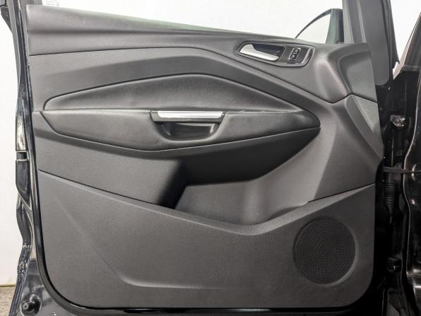 Ford Kuga II с пробегом 2016 года, цена 1 595 000 рублей, 75537 км, внедорожник, Автокод Объявления