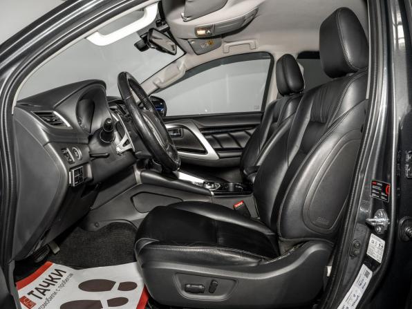 Mitsubishi Pajero Sport III с пробегом 2018 года, цена 3 300 000 рублей, 74583 км, внедорожник, Автокод Объявления