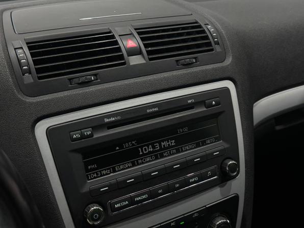 Skoda Octavia II (A5) Рестайлинг с пробегом 2011 года, цена 650 000 рублей, 272455 км, лифтбек, Автокод Объявления