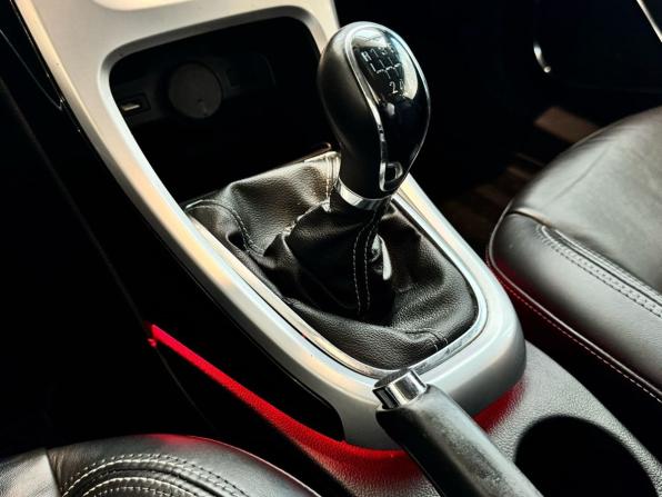 Opel Astra J Рестайлинг с пробегом 2013 года, цена 900 000 рублей, 135049 км, хэтчбек, Автокод Объявления