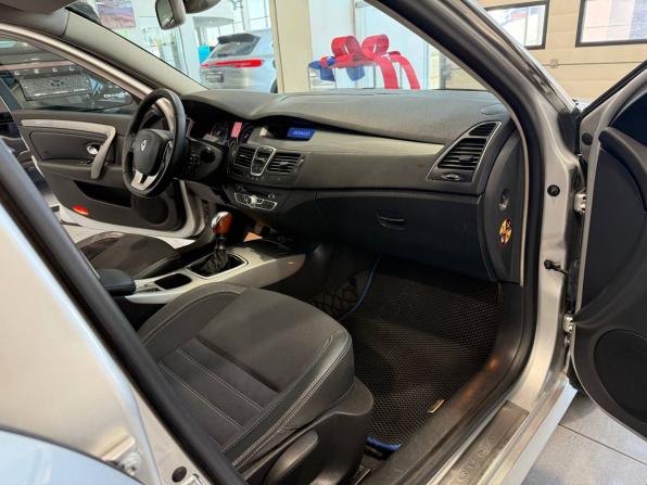 Renault Laguna III Рестайлинг с пробегом 2011 года, цена 500 000 рублей, 339755 км, лифтбек, Автокод Объявления