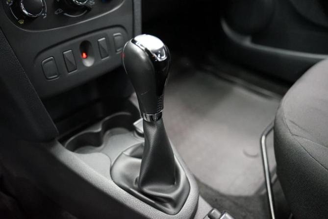 Renault Logan II Рестайлинг с пробегом 2020 года, цена 1 164 000 рублей, 108000 км, седан, Автокод Объявления