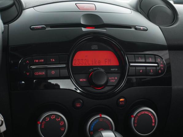 Mazda 2 II Рестайлинг (DE2) с пробегом 2010 года, цена 677 077 рублей, 151776 км, хэтчбек, Автокод Объявления