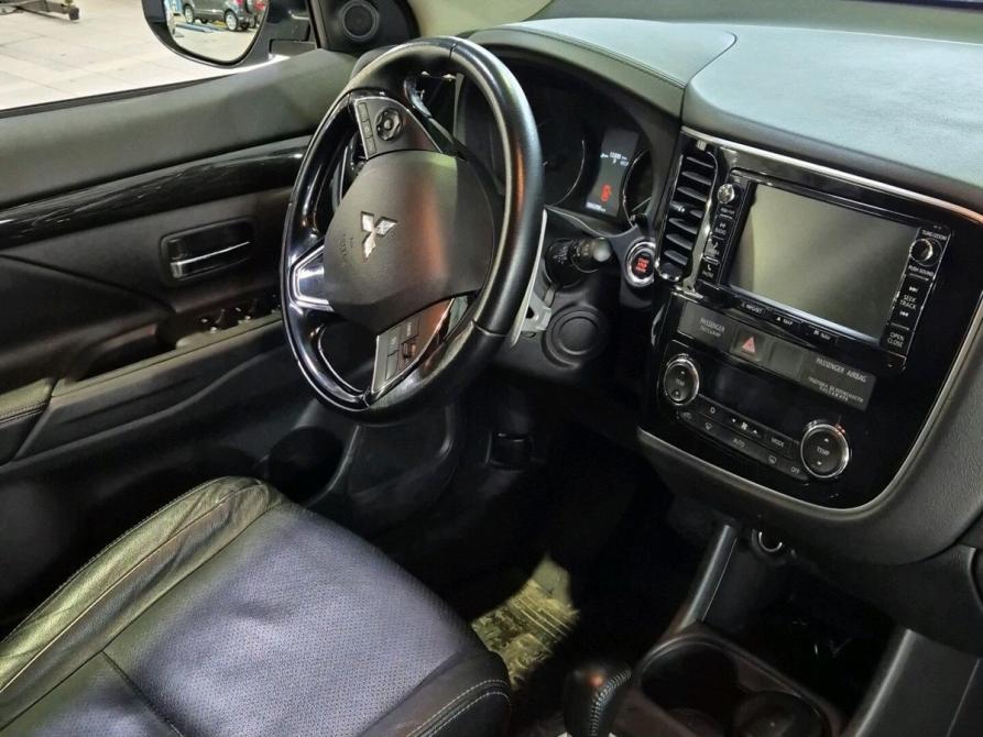Mitsubishi Outlander III Рестайлинг 2 Санкт-Петербург  - изображение 1