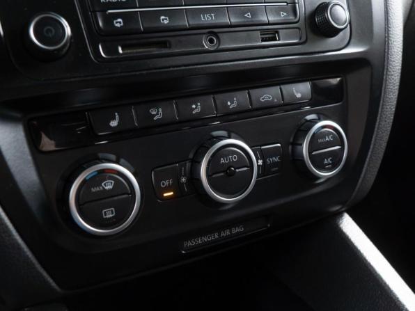 Volkswagen Jetta VI с пробегом 2013 года, цена 849 000 рублей, 271883 км, седан, Автокод Объявления