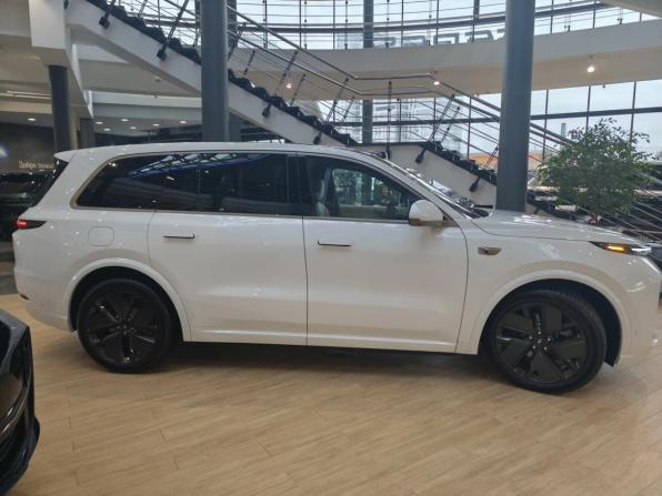 Новый Li Auto (Lixiang) L9 I Рестайлинг 2025 года, цена 11 990 000 рублей, внедорожник, Автокод Объявления