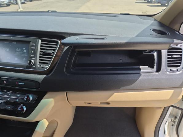 Kia Carnival III с пробегом 2018 года, цена 2 400 000 рублей, 179043 км, минивэн, Автокод Объявления