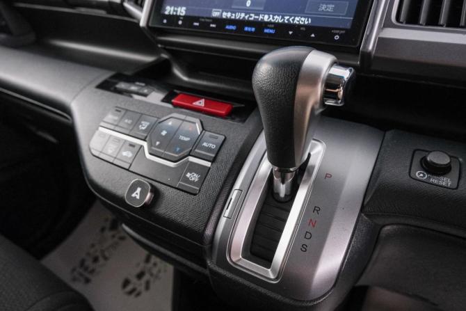 Honda Stepwgn IV Рестайлинг с пробегом 2014 года, цена 1 559 000 рублей, 196900 км, минивэн, Автокод Объявления