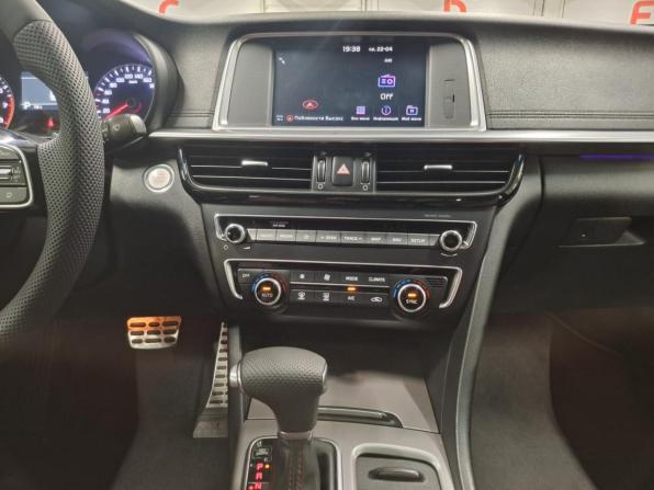 Kia Optima IV Рестайлинг с пробегом 2018 года, цена 2 010 000 рублей, 178723 км, седан, Автокод Объявления