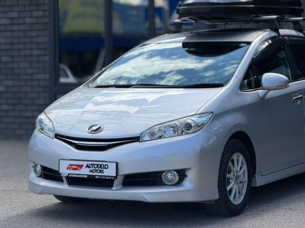 Toyota Wish II Рестайлинг с пробегом 2015 года, цена 1 690 000 рублей, 182854 км, минивэн, Автокод Объявления