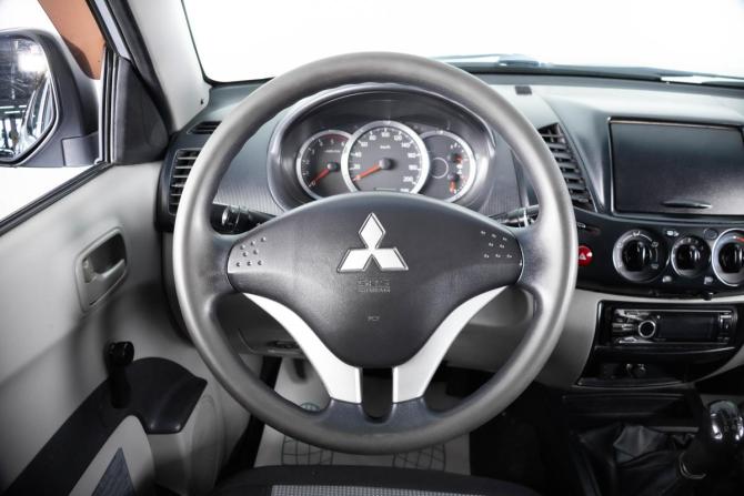 Mitsubishi L200 IV Рестайлинг с пробегом 2013 года, цена 1 899 000 рублей, 202000 км, offers.body_type.unknown, Автокод Объявления