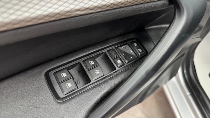 Lada (ВАЗ) Vesta I Рестайлинг (NG) с пробегом 2023 года, цена 1 265 000 рублей, 61003 км, универсал, Автокод Объявления