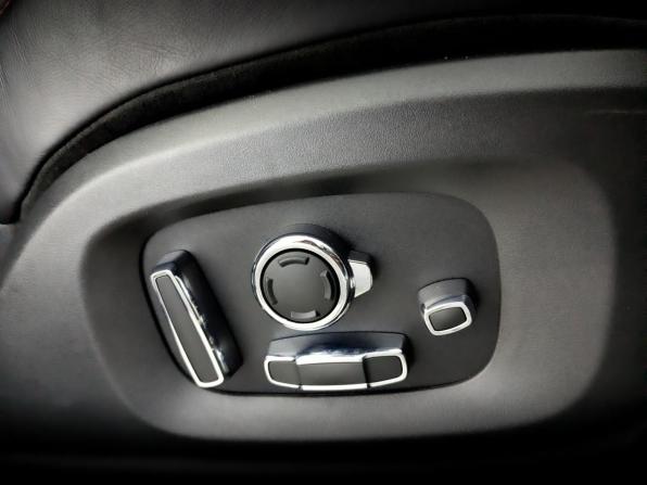 Jaguar XJ IV (X351) Рестайлинг с пробегом 2016 года, цена 3 390 000 рублей, 40122 км, седан, Автокод Объявления
