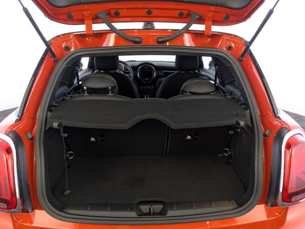 Mini Hatch III (F55/F56) Рестайлинг с пробегом 2020 года, цена 2 255 000 рублей, 73599 км, хэтчбек, Автокод Объявления