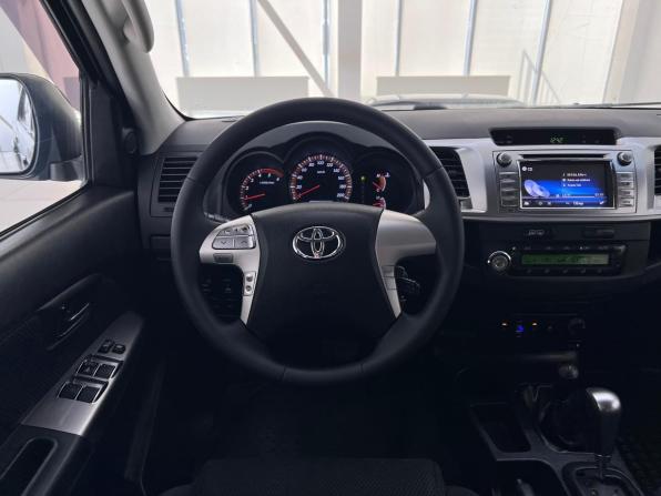 Toyota Hilux VII Рестайлинг с пробегом 2015 года, цена 2 450 000 рублей, 229823 км, пикап, Автокод Объявления