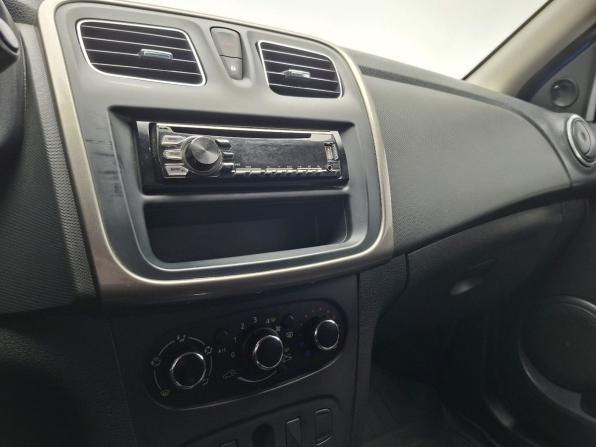 Renault Logan II с пробегом 2015 года, цена 679 000 рублей, 177709 км, седан, Автокод Объявления