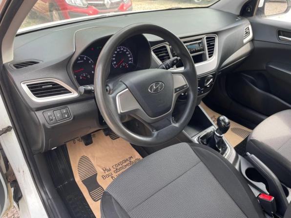 Hyundai Solaris II с пробегом 2019 года, цена 962 700 рублей, 174720 км, седан, Автокод Объявления