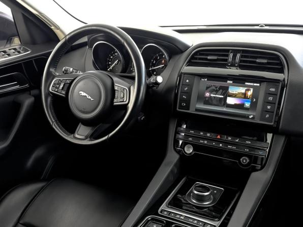 Jaguar F-Pace I с пробегом 2017 года, цена 2 520 000 рублей, 113144 км, внедорожник, Автокод Объявления