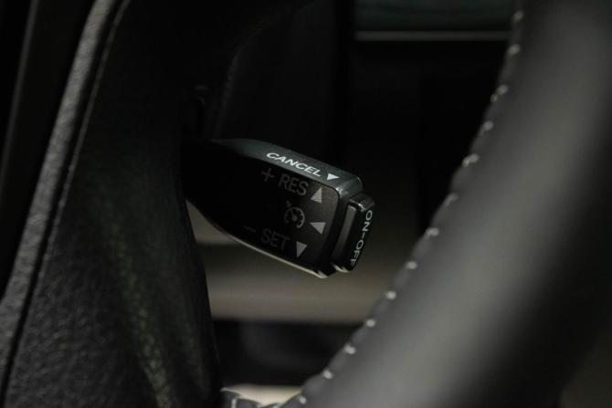 Toyota Land Cruiser 200 Series Рестайлинг 2 с пробегом 2015 года, цена 4 789 000 рублей, 324353 км, внедорожник, Автокод Объявления
