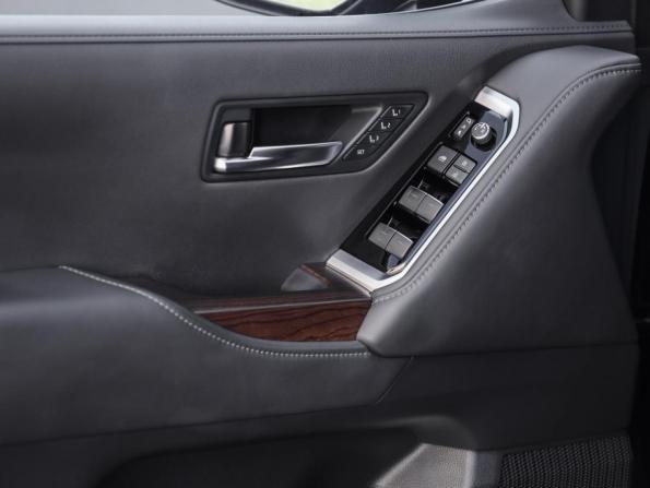 Toyota Land Cruiser 300 Series с пробегом 2022 года, цена 9 299 000 рублей, 51215 км, внедорожник, Автокод Объявления