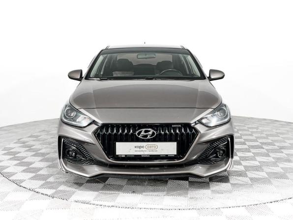 Hyundai Solaris II с пробегом 2019 года, цена 1 310 000 рублей, 106071 км, седан, Автокод Объявления