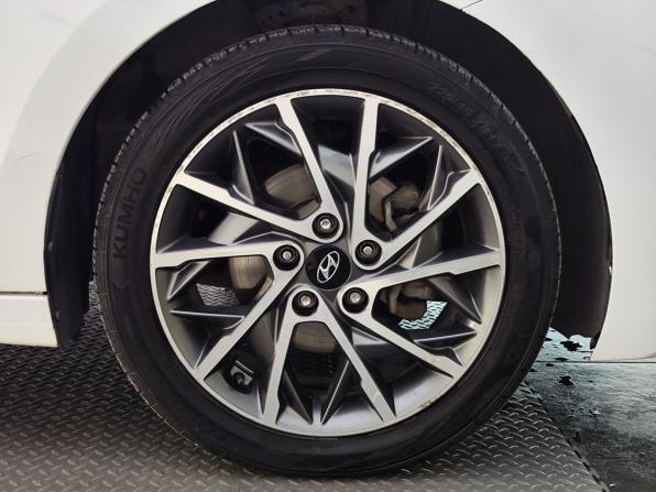 Hyundai Avante VI Рестайлинг с пробегом 2019 года, цена 1 525 000 рублей, 140916 км, седан, Автокод Объявления