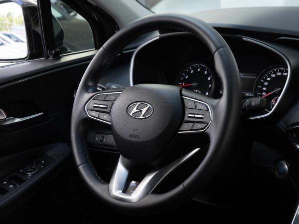 Hyundai Santa Fe IV Рестайлинг с пробегом 2022 года, цена 4 230 000 рублей, 12824 км, внедорожник, Автокод Объявления