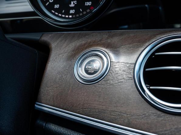 Mercedes-Benz E-Класс V (W213 S213 C238) с пробегом 2017 года, цена 2 665 000 рублей, 206964 км, седан, Автокод Объявления