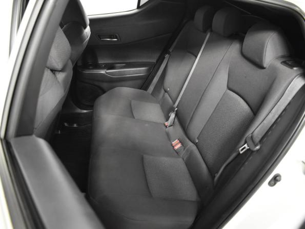 Toyota C-HR I с пробегом 2018 года, цена 1 935 900 рублей, 136148 км, внедорожник, Автокод Объявления
