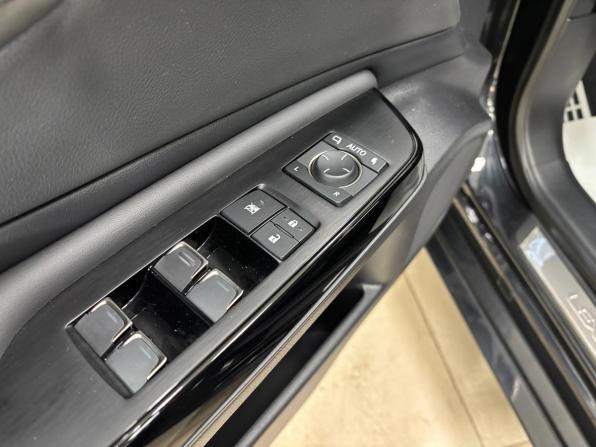 Lexus ES VII Рестайлинг с пробегом 2022 года, цена 5 145 000 рублей, 40184 км, седан, Автокод Объявления