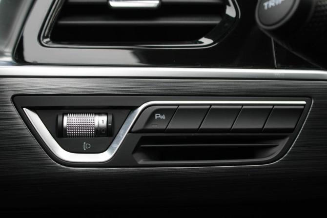 Geely Tugella I Рестайлинг с пробегом 2024 года, цена 2 950 000 рублей, 50000 км, внедорожник, Автокод Объявления