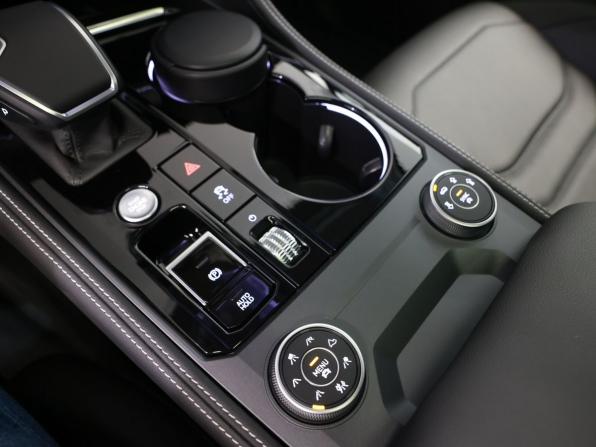 Volkswagen Touareg III Рестайлинг с пробегом 2025 года, цена 8 690 000 рублей, 30 км, внедорожник, Автокод Объявления