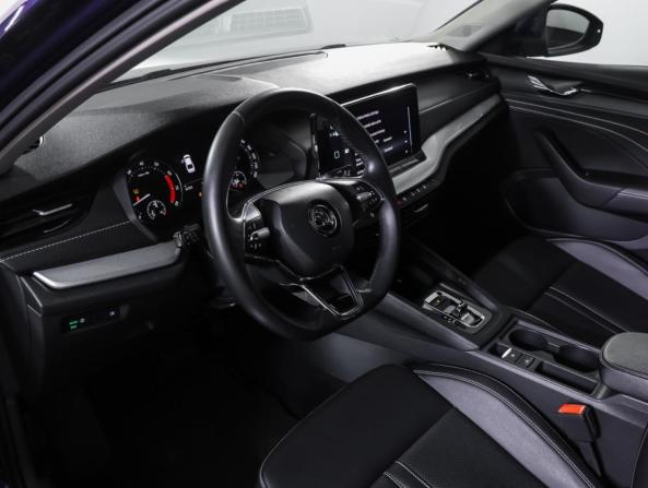 Skoda Octavia IV (A8) с пробегом 2021 года, цена 2 490 000 рублей, 82177 км, лифтбек, Автокод Объявления