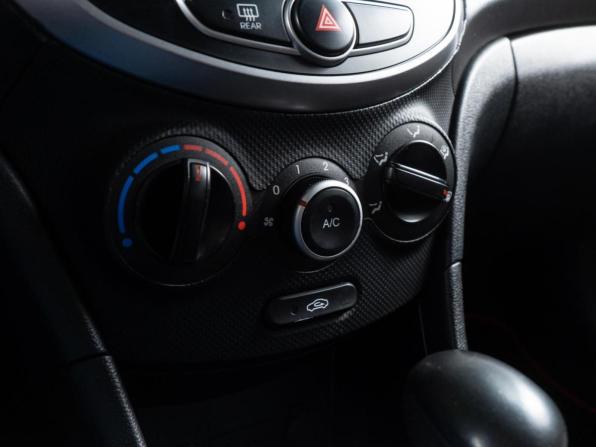 Hyundai Solaris I с пробегом 2013 года, цена 1 049 000 рублей, 108374 км, хэтчбек, Автокод Объявления