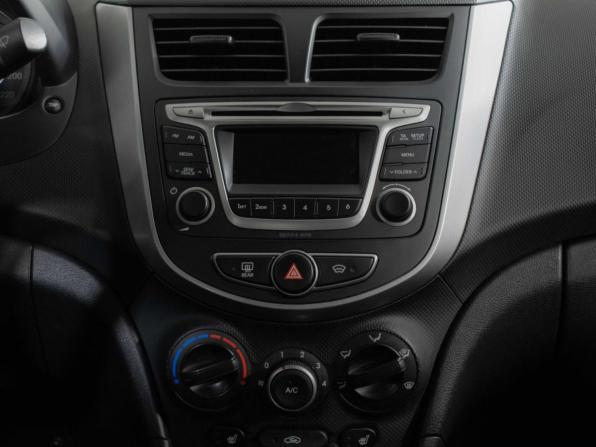 Hyundai Solaris I Рестайлинг с пробегом 2014 года, цена 860 000 рублей, 177058 км, седан, Автокод Объявления