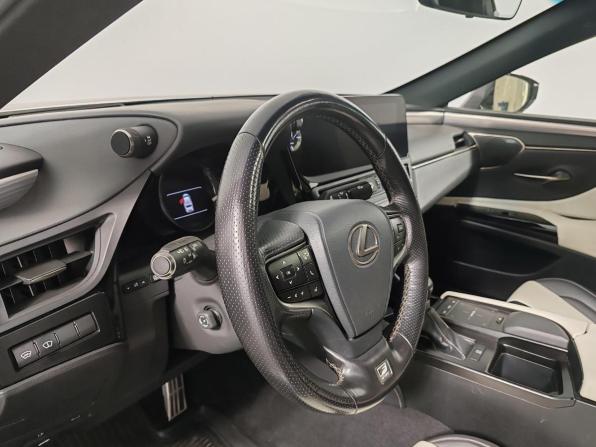 Lexus ES VII Рестайлинг с пробегом 2021 года, цена 4 329 000 рублей, 70321 км, седан, Автокод Объявления