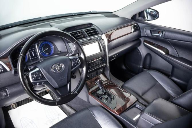 Toyota Camry VII (XV50) Рестайлинг с пробегом 2015 года, цена 2 399 000 рублей, 178785 км, седан, Автокод Объявления
