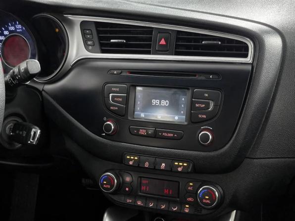 Kia Ceed II Рестайлинг с пробегом 2018 года, цена 1 061 000 рублей, 185066 км, универсал, Автокод Объявления