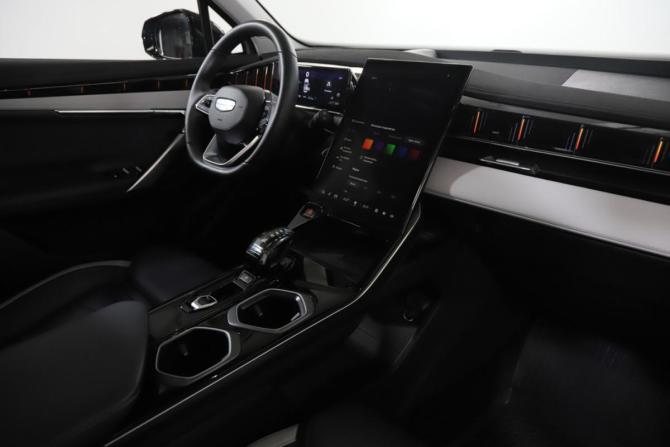 Geely Atlas II с пробегом 2024 года, цена 2 849 000 рублей, 18300 км, внедорожник, Автокод Объявления