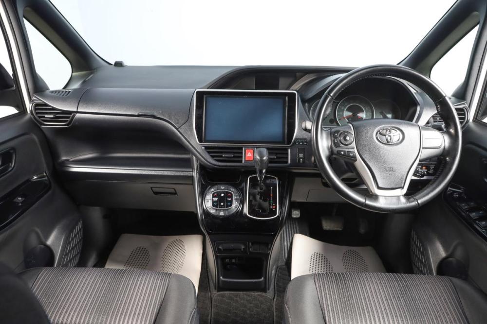 Toyota Noah III (R80) Рестайлинг Новосибирск  - изображение 11