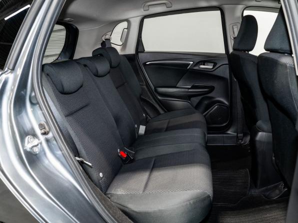 Honda Fit III Рестайлинг с пробегом 2018 года, цена 1 460 000 рублей, 5271 км, хэтчбек, Автокод Объявления