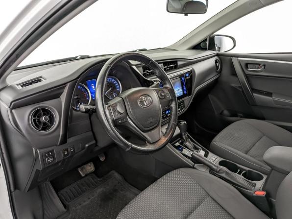 Toyota Corolla XI (E160 E170 E180) Рестайлинг 1 с пробегом 2017 года, цена 1 765 000 рублей, 81962 км, седан, Автокод Объявления