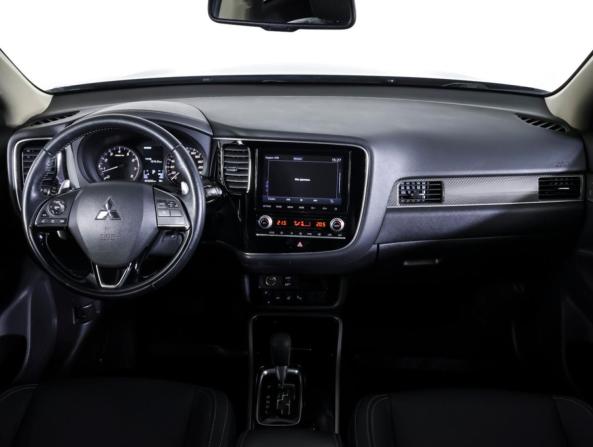 Mitsubishi Outlander III Рестайлинг 3 с пробегом 2022 года, цена 2 385 000 рублей, 72232 км, внедорожник, Автокод Объявления