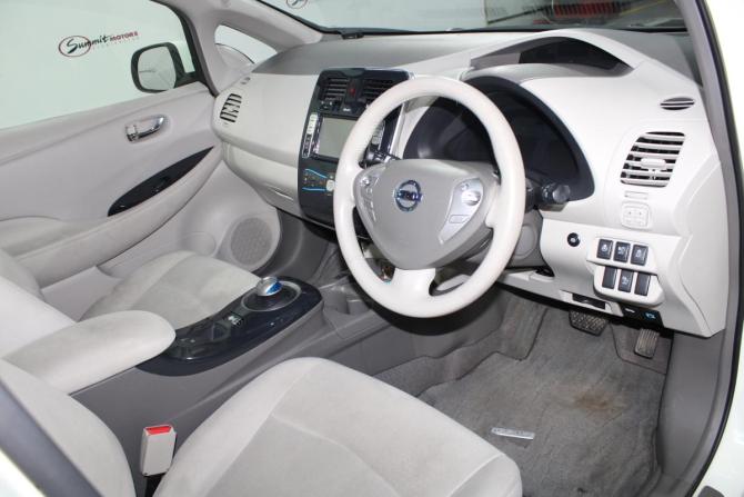 Nissan Leaf I (ZE0/AZE0) с пробегом 2012 года, цена 400 000 рублей, 80080 км, хэтчбек, Автокод Объявления