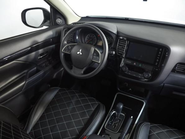 Mitsubishi Outlander III Рестайлинг 3 с пробегом 2022 года, цена 2 649 000 рублей, 4547 км, внедорожник, Автокод Объявления